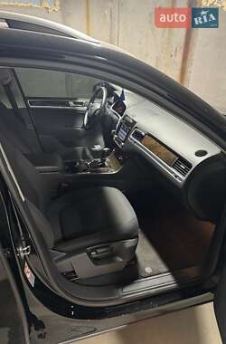 Внедорожник / Кроссовер Volkswagen Touareg 2014 в 