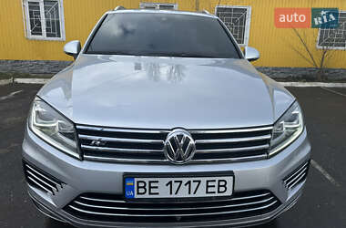 Позашляховик / Кросовер Volkswagen Touareg 2017 в Миколаєві