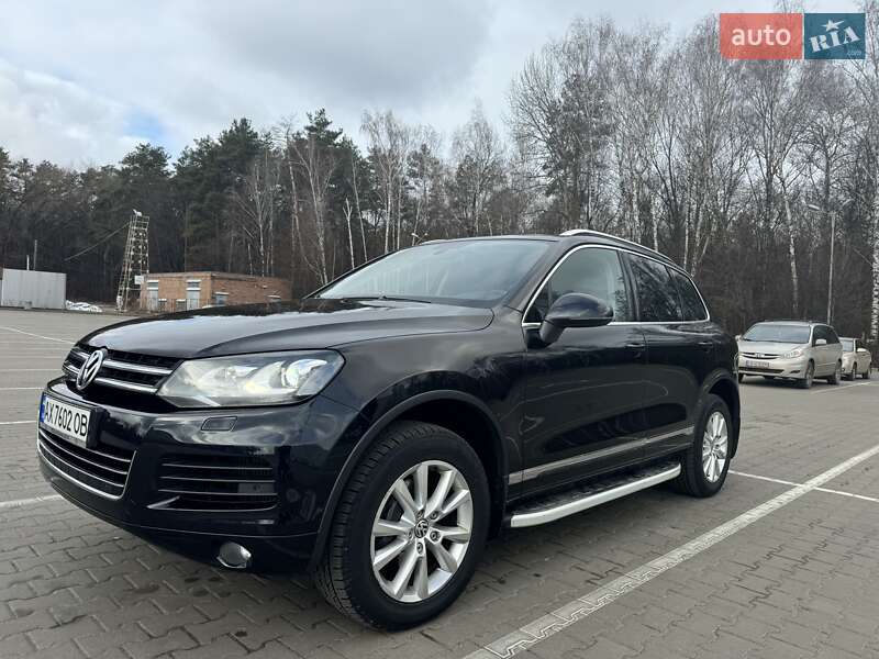 Позашляховик / Кросовер Volkswagen Touareg 2012 в Чернігові