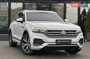 Позашляховик / Кросовер Volkswagen Touareg 2018 в Києві