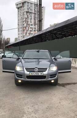 Внедорожник / Кроссовер Volkswagen Touareg 2010 в Вышгороде