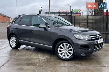 Позашляховик / Кросовер Volkswagen Touareg 2010 в Києві