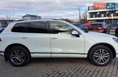 Позашляховик / Кросовер Volkswagen Touareg 2015 в Хмельницькому