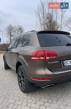 Позашляховик / Кросовер Volkswagen Touareg 2012 в Львові