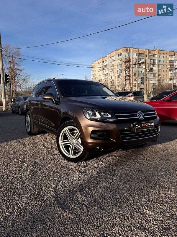 Внедорожник / Кроссовер Volkswagen Touareg 2012 в Кропивницком