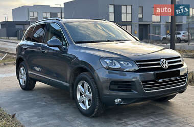 Позашляховик / Кросовер Volkswagen Touareg 2011 в 