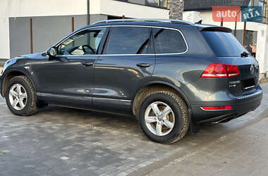 Позашляховик / Кросовер Volkswagen Touareg 2011 в 
