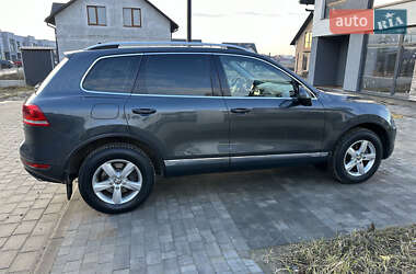 Позашляховик / Кросовер Volkswagen Touareg 2011 в 