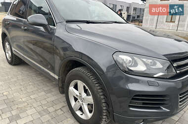 Позашляховик / Кросовер Volkswagen Touareg 2011 в 