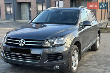 Позашляховик / Кросовер Volkswagen Touareg 2011 в 