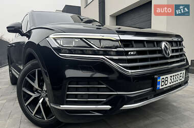 Позашляховик / Кросовер Volkswagen Touareg 2018 в Києві