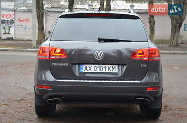 Внедорожник / Кроссовер Volkswagen Touareg 2012 в Харькове