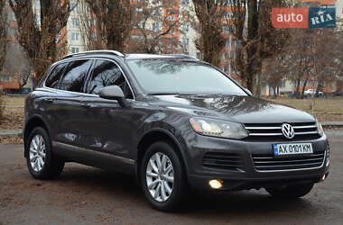 Внедорожник / Кроссовер Volkswagen Touareg 2012 в Харькове