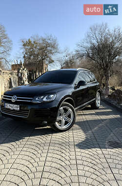 Позашляховик / Кросовер Volkswagen Touareg 2011 в Луцьку