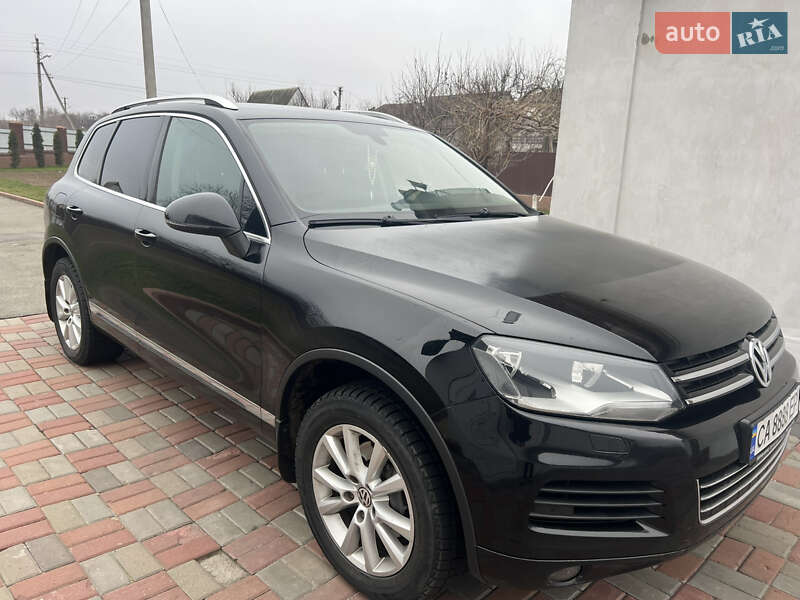 Позашляховик / Кросовер Volkswagen Touareg 2011 в Звенигородці
