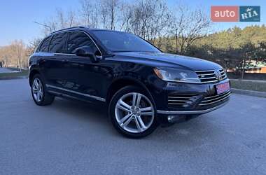 Внедорожник / Кроссовер Volkswagen Touareg 2015 в Львове