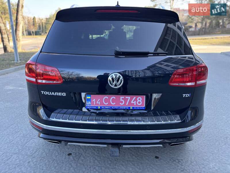 Внедорожник / Кроссовер Volkswagen Touareg 2015 в Львове