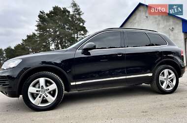 Позашляховик / Кросовер Volkswagen Touareg 2011 в Радивиліві