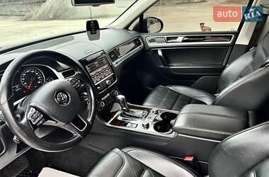 Позашляховик / Кросовер Volkswagen Touareg 2011 в Радивиліві