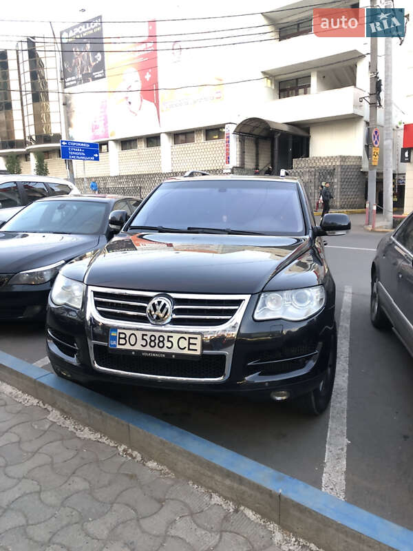 Внедорожник / Кроссовер Volkswagen Touareg 2006 в Черновцах