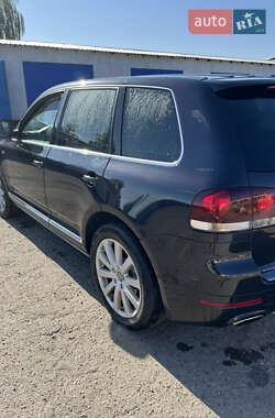 Внедорожник / Кроссовер Volkswagen Touareg 2008 в 