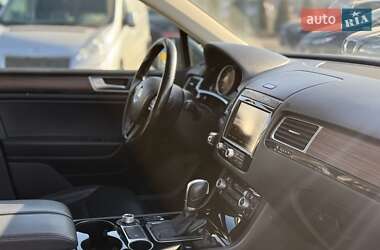 Внедорожник / Кроссовер Volkswagen Touareg 2015 в 