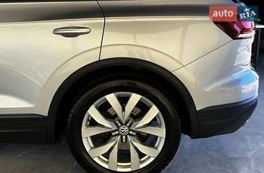 Внедорожник / Кроссовер Volkswagen Touareg 2019 в Львове