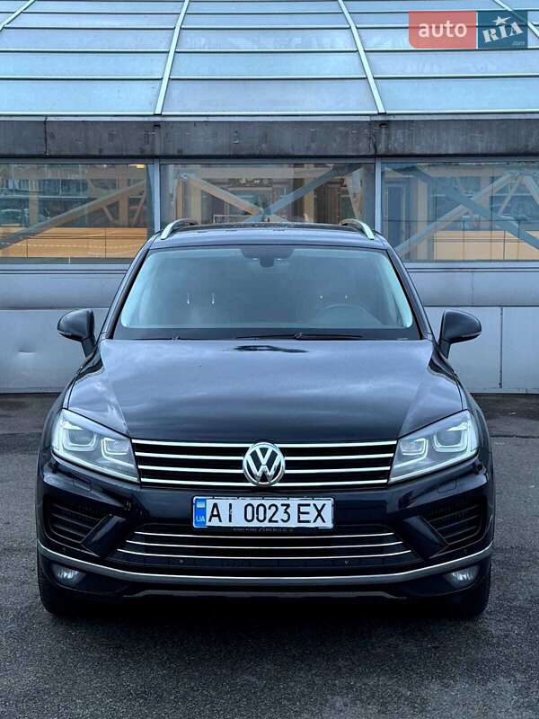 Позашляховик / Кросовер Volkswagen Touareg 2017 в Києві