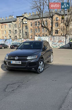 Позашляховик / Кросовер Volkswagen Touareg 2012 в Львові