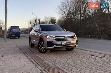 Внедорожник / Кроссовер Volkswagen Touareg 2018 в Сваляве