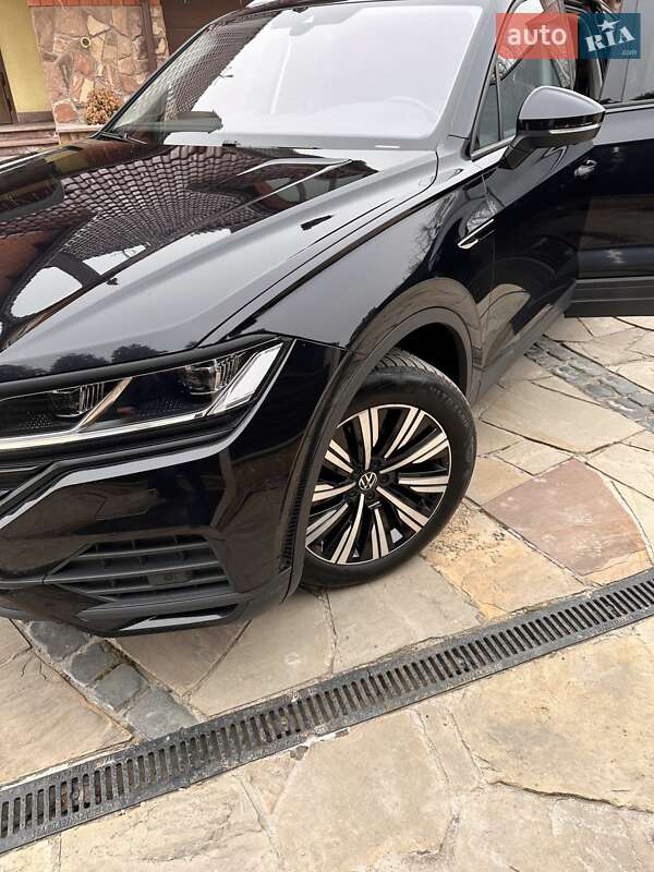 Внедорожник / Кроссовер Volkswagen Touareg 2021 в Тернополе