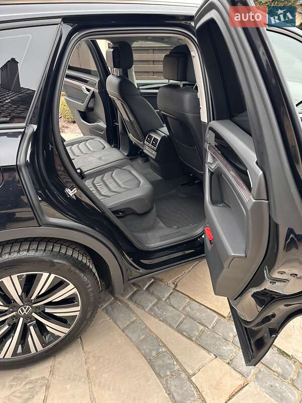 Внедорожник / Кроссовер Volkswagen Touareg 2021 в Тернополе