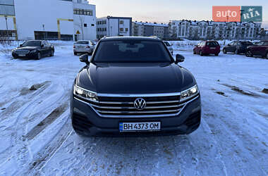 Позашляховик / Кросовер Volkswagen Touareg 2020 в Одесі