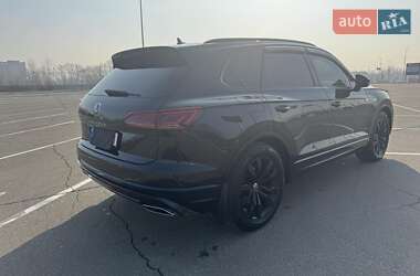 Позашляховик / Кросовер Volkswagen Touareg 2021 в Києві