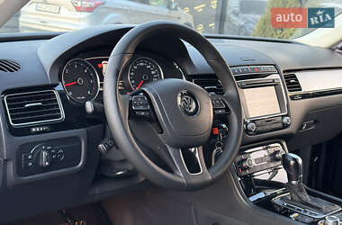 Внедорожник / Кроссовер Volkswagen Touareg 2015 в Харькове