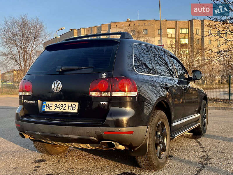 Внедорожник / Кроссовер Volkswagen Touareg 2007 в Братском