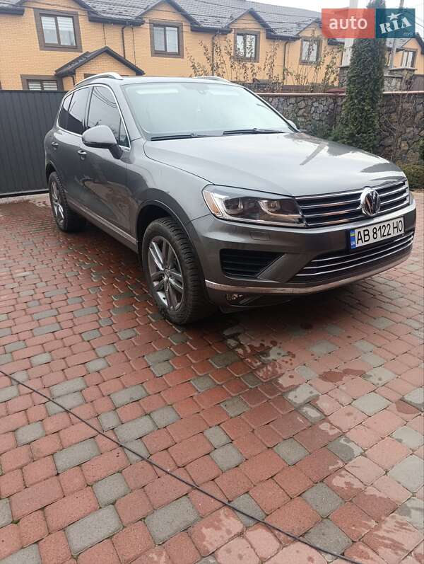 Внедорожник / Кроссовер Volkswagen Touareg 2014 в Виннице