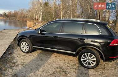 Позашляховик / Кросовер Volkswagen Touareg 2013 в 