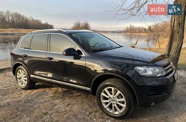Позашляховик / Кросовер Volkswagen Touareg 2013 в 