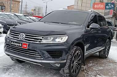 Позашляховик / Кросовер Volkswagen Touareg 2015 в Харкові