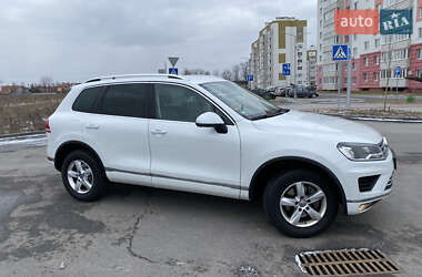 Внедорожник / Кроссовер Volkswagen Touareg 2015 в Виннице