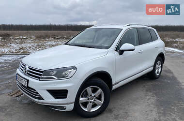 Внедорожник / Кроссовер Volkswagen Touareg 2015 в Виннице