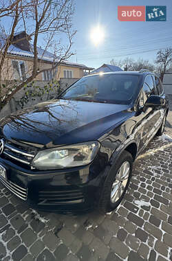 Внедорожник / Кроссовер Volkswagen Touareg 2012 в Чернигове