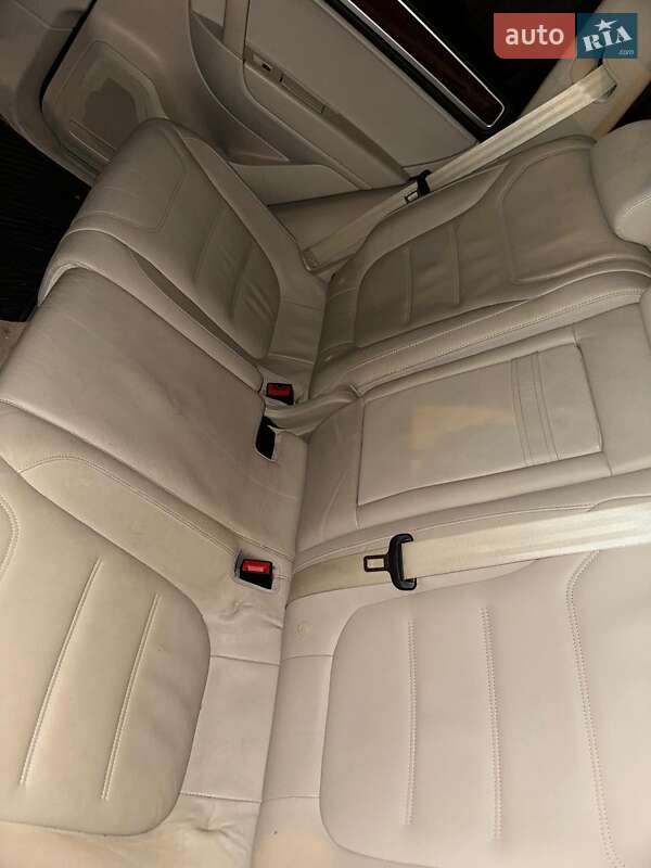 Внедорожник / Кроссовер Volkswagen Touareg 2011 в Ивано-Франковске