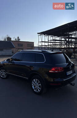 Внедорожник / Кроссовер Volkswagen Touareg 2012 в Ровно