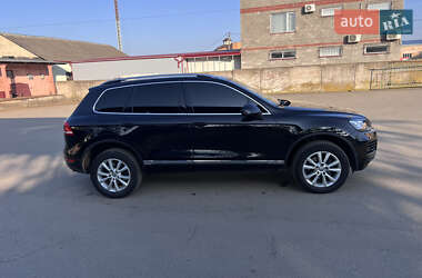 Внедорожник / Кроссовер Volkswagen Touareg 2012 в Ровно