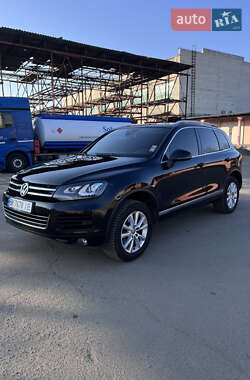 Внедорожник / Кроссовер Volkswagen Touareg 2012 в Ровно