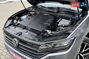 Внедорожник / Кроссовер Volkswagen Touareg 2020 в Ковеле