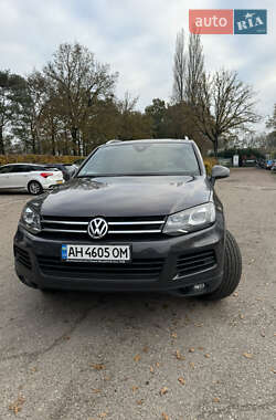 Внедорожник / Кроссовер Volkswagen Touareg 2012 в Киеве