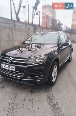 Внедорожник / Кроссовер Volkswagen Touareg 2014 в Киеве